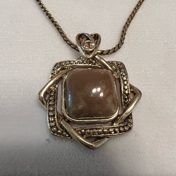 Gold and Brown (tigers eye?) Necklace/Earring set - Picture 5 of 5